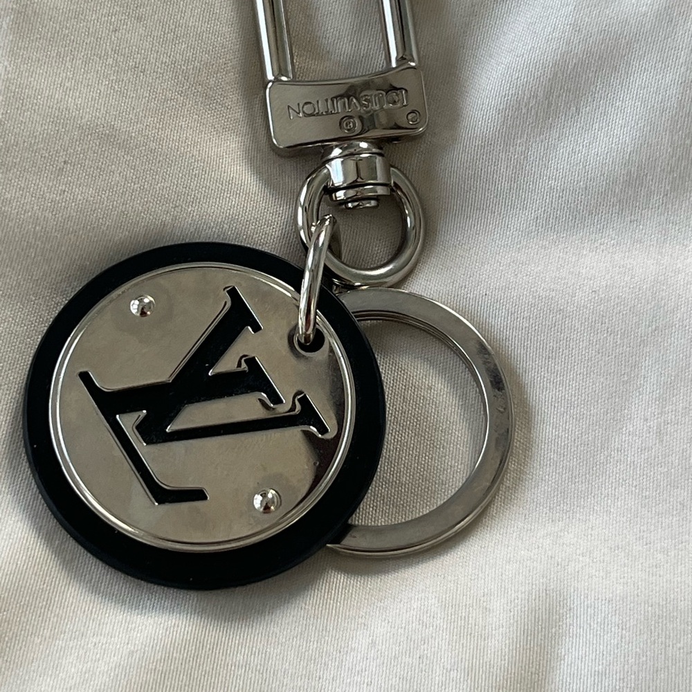 Louis Vuitton key chain - bag charm silver/black
